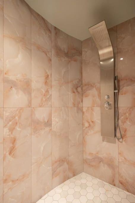 Smaragdi Luxury Jacuzzi Apartment Noho Premium Living Афины Экстерьер фото
