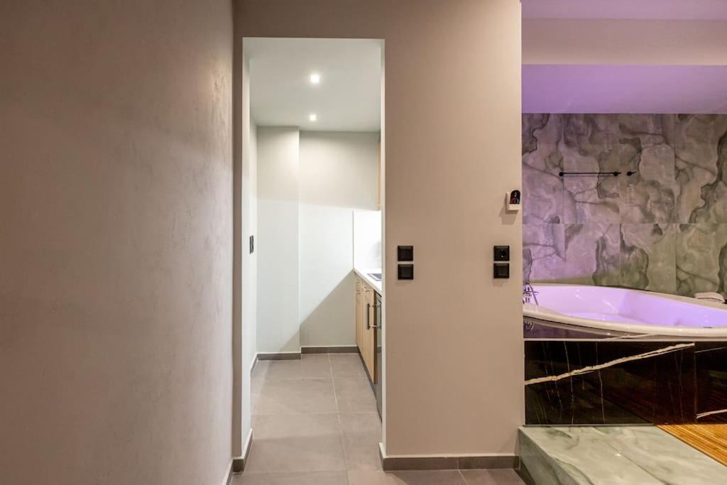 Smaragdi Luxury Jacuzzi Apartment Noho Premium Living Афины Экстерьер фото