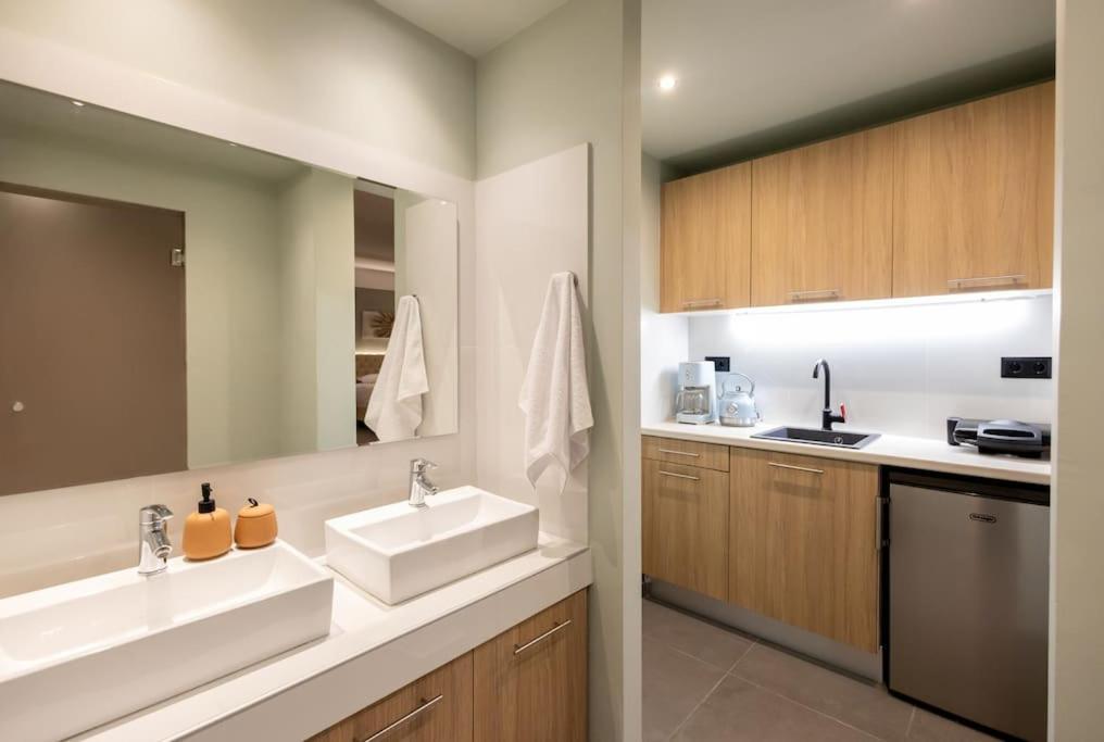 Smaragdi Luxury Jacuzzi Apartment Noho Premium Living Афины Экстерьер фото