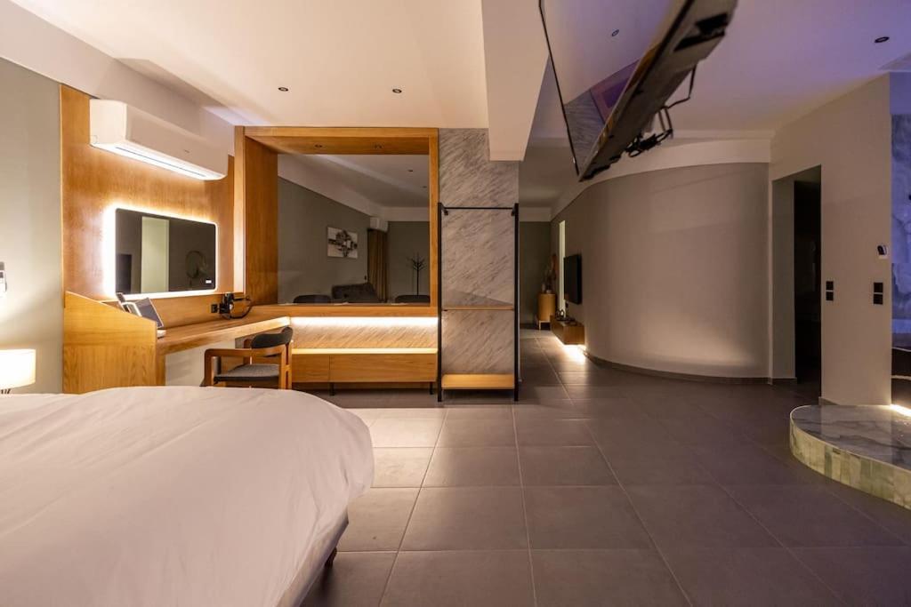 Smaragdi Luxury Jacuzzi Apartment Noho Premium Living Афины Экстерьер фото