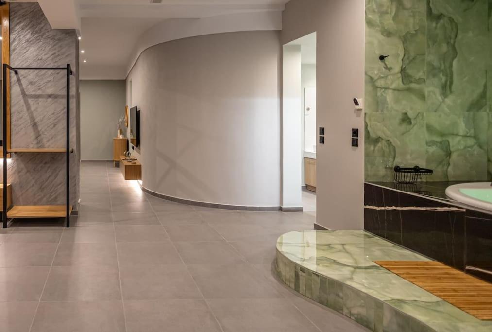 Smaragdi Luxury Jacuzzi Apartment Noho Premium Living Афины Экстерьер фото